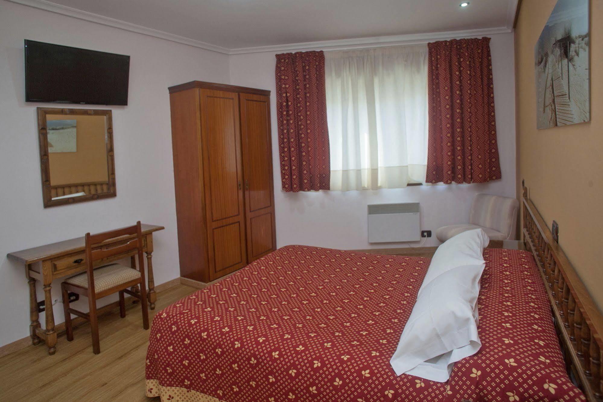 Hospedium Hotel La Marina Costa Da Morte ثي المظهر الخارجي الصورة