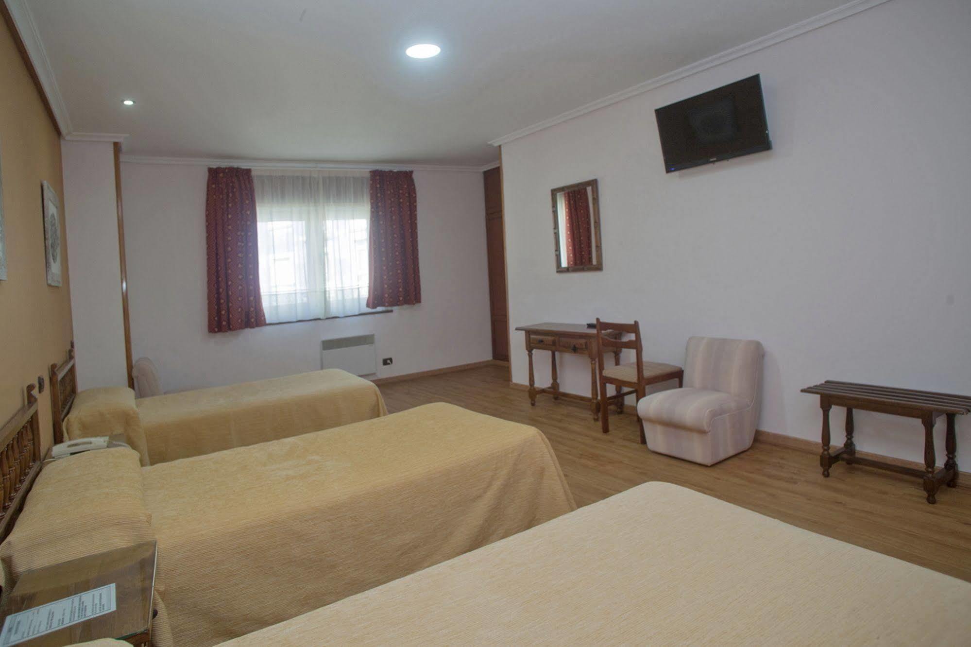 Hospedium Hotel La Marina Costa Da Morte ثي المظهر الخارجي الصورة