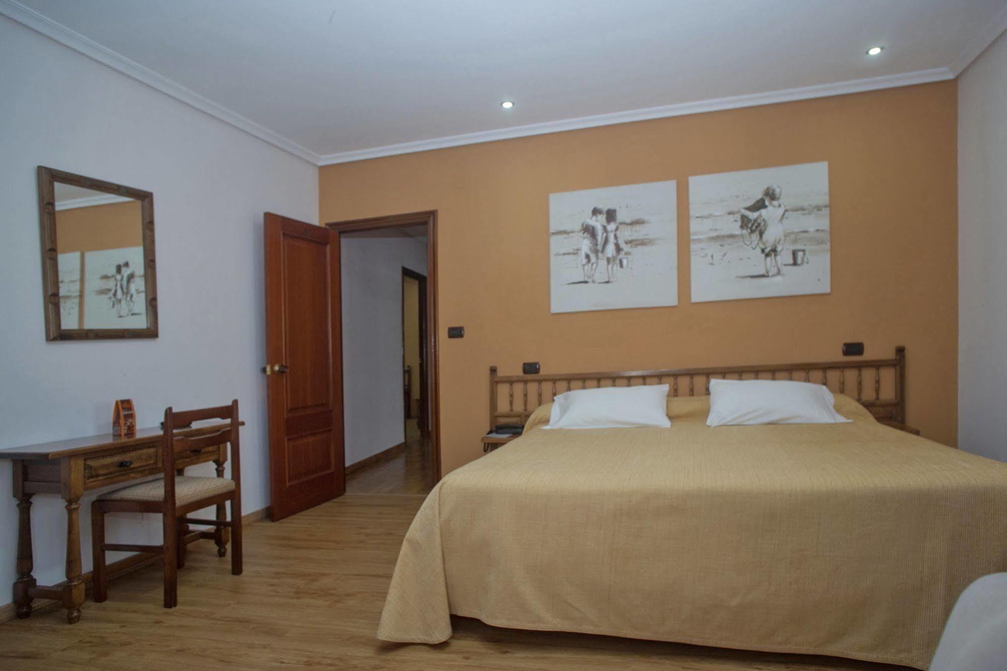Hospedium Hotel La Marina Costa Da Morte ثي المظهر الخارجي الصورة
