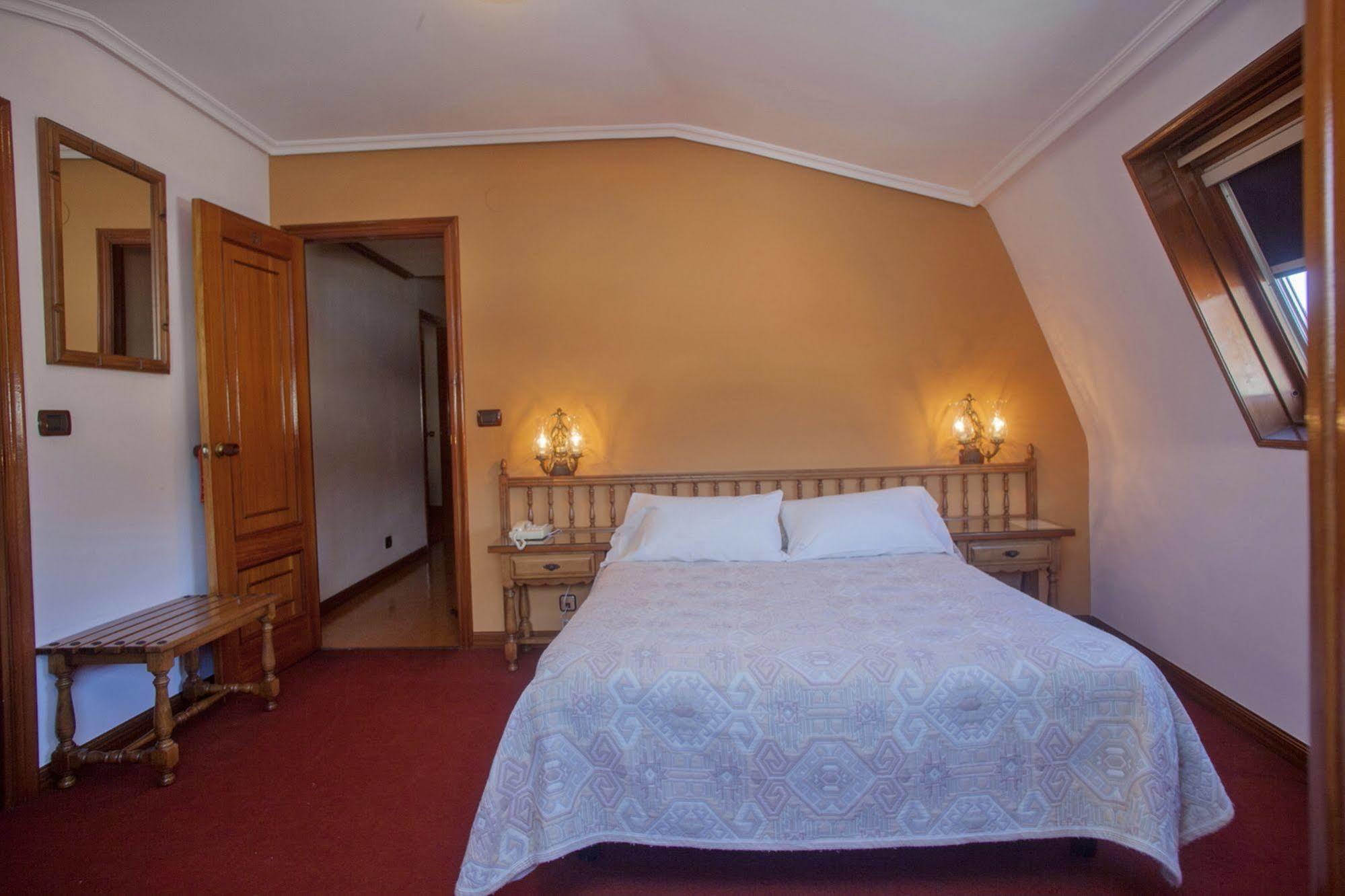 Hospedium Hotel La Marina Costa Da Morte ثي المظهر الخارجي الصورة